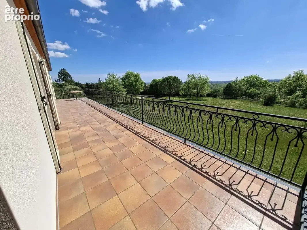 Belle maison familiale aux abords de Cahors sur terrain de 7500 m² - photo 10
