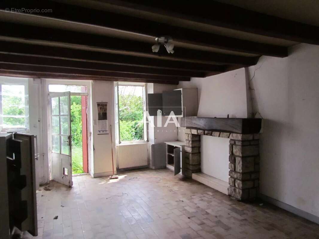 Maison à NANTEUIL-EN-VALLEE