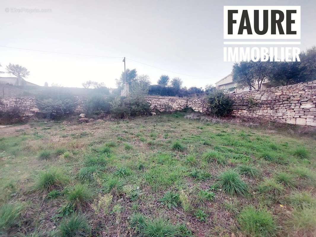 Terrain à PONT-SAINT-ESPRIT