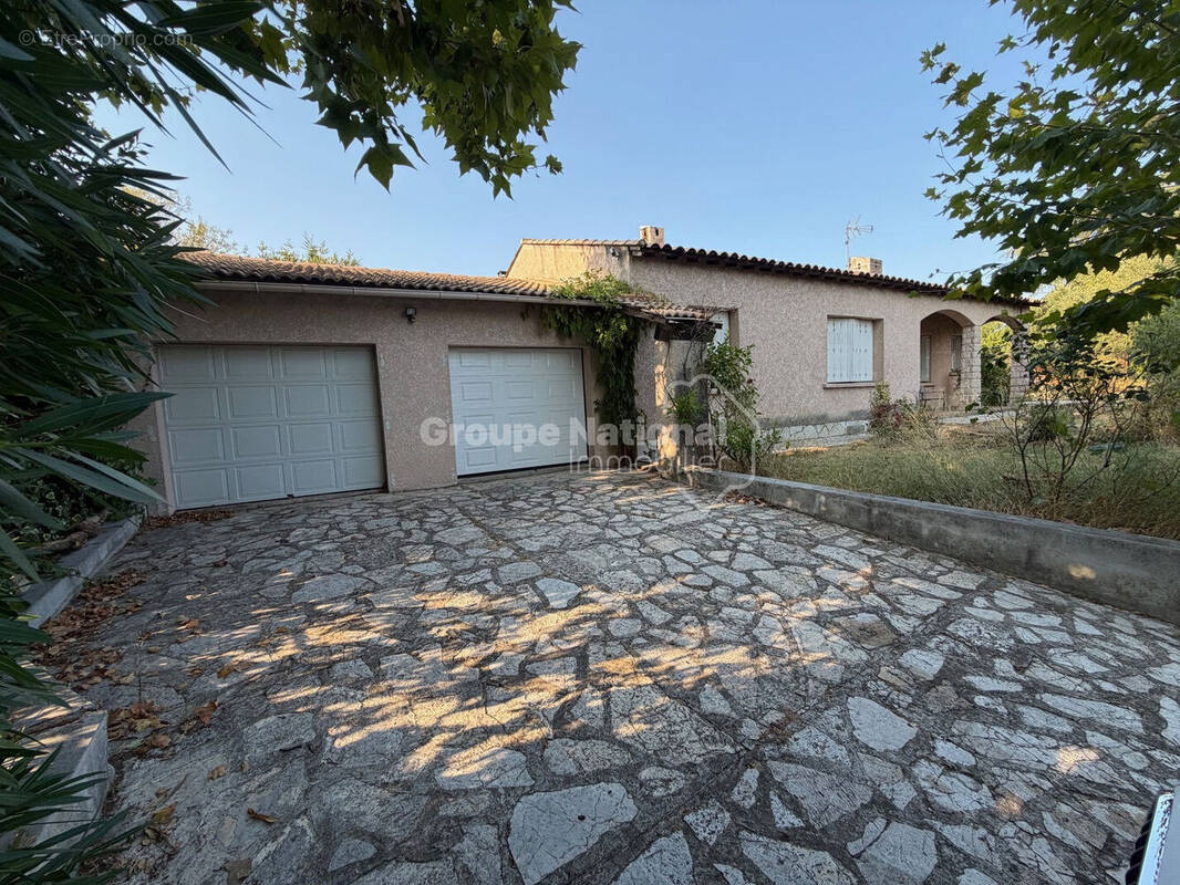 Maison à CLARENSAC