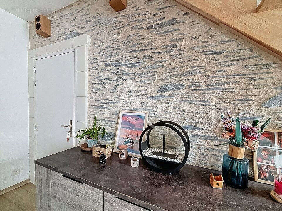 Maison à SAINT-BARTHELEMY-D'ANJOU