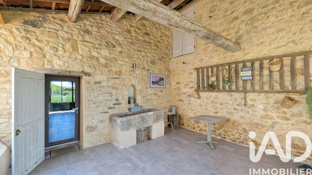 Maison 490 m² à Saint-Michel-D'euzet  - photo 6