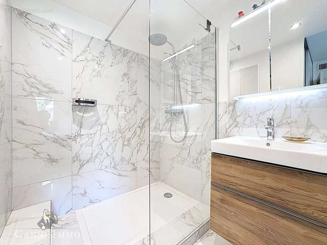 Appartement à MANDELIEU-LA-NAPOULE