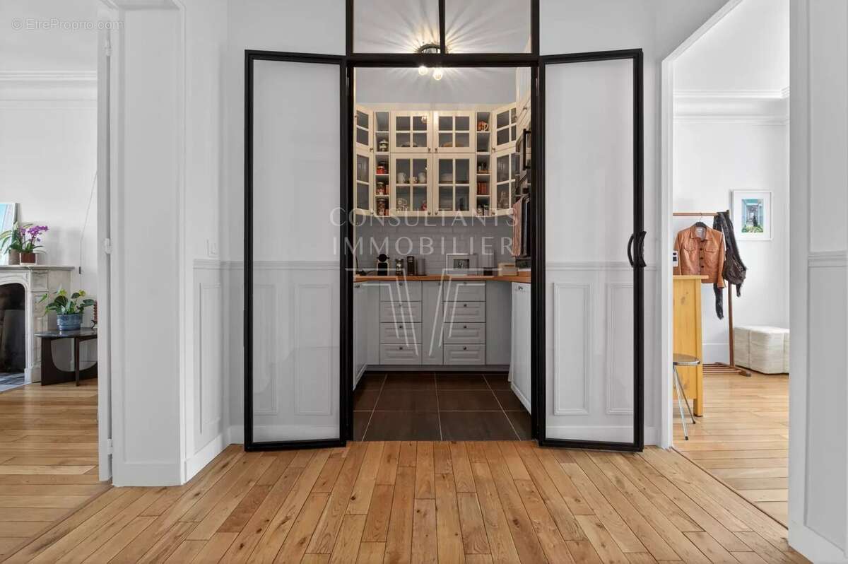 Appartement à PARIS-15E