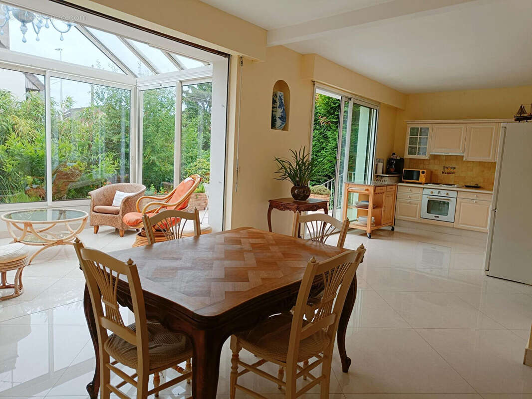 Maison à VILLEMOMBLE