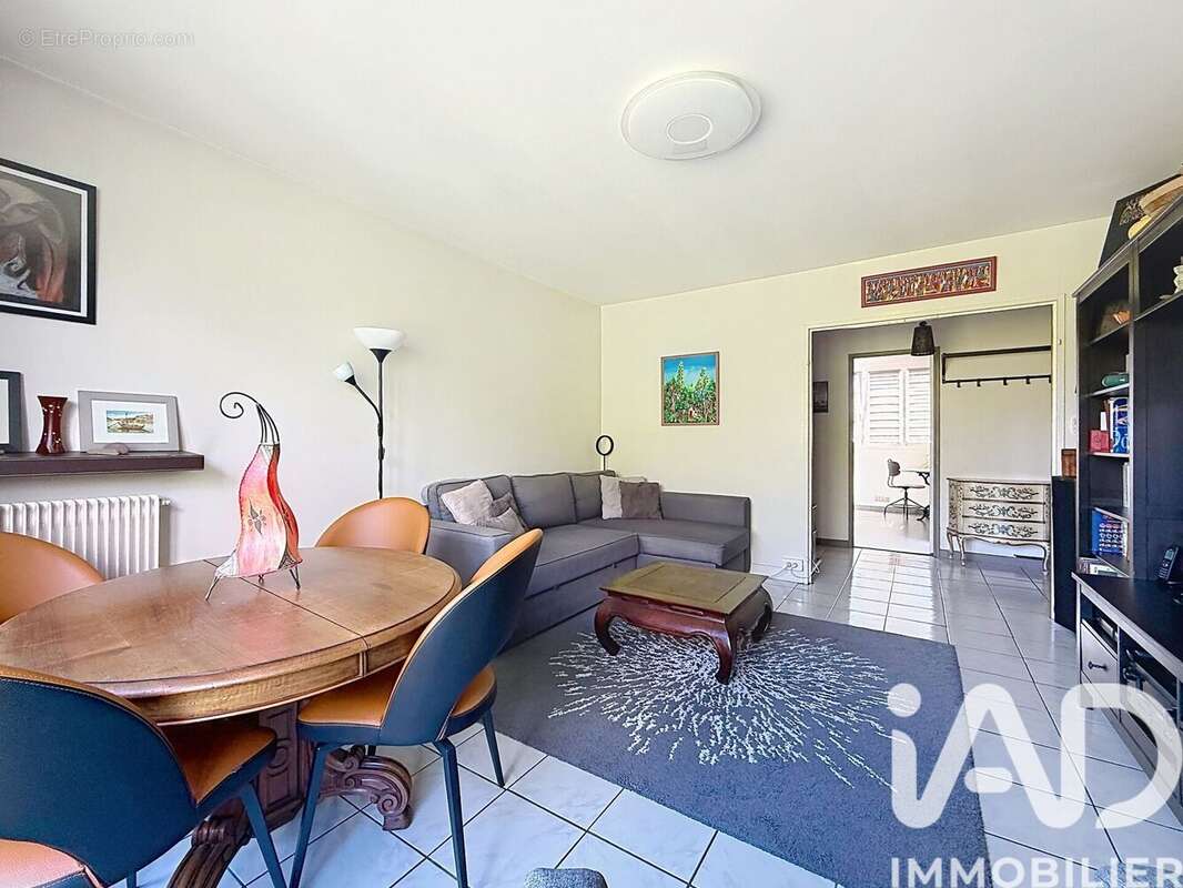 Photo 8 - Appartement à LE PLESSIS-TREVISE