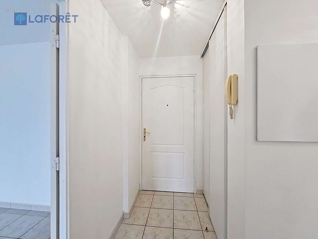 Appartement à MAGNY-LE-HONGRE