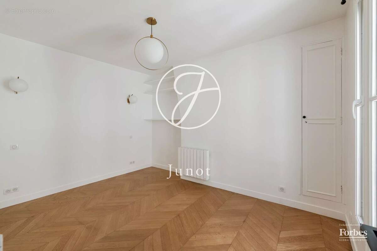 Appartement à PARIS-10E