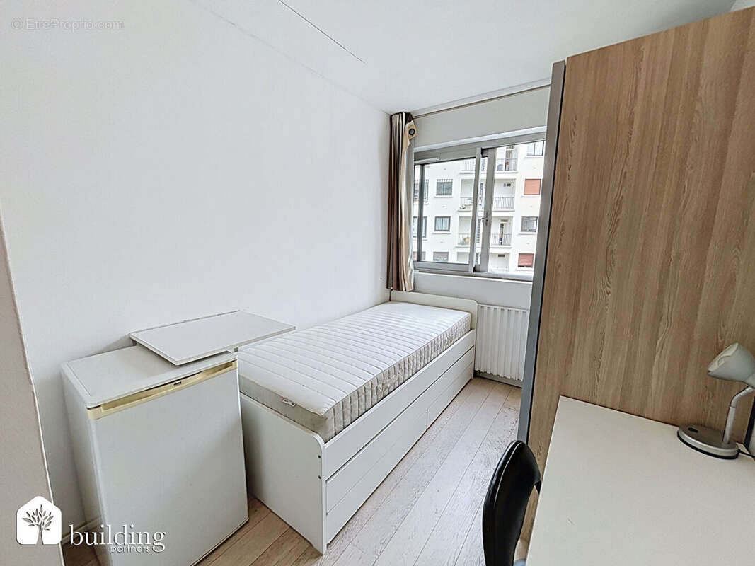 Porte de Saint Cloud Paris 16ème - Chambre de service 11,70 m² - photo 4