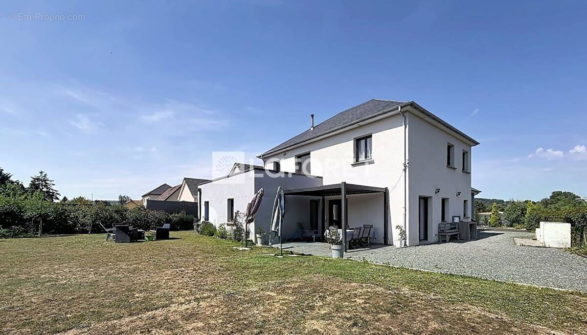 Maison à COURCELLES-SUR-SEINE