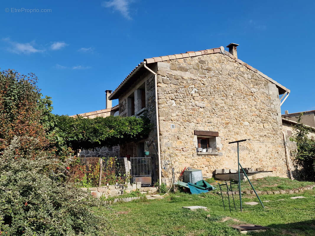 Maison à VERNOUX-EN-VIVARAIS
