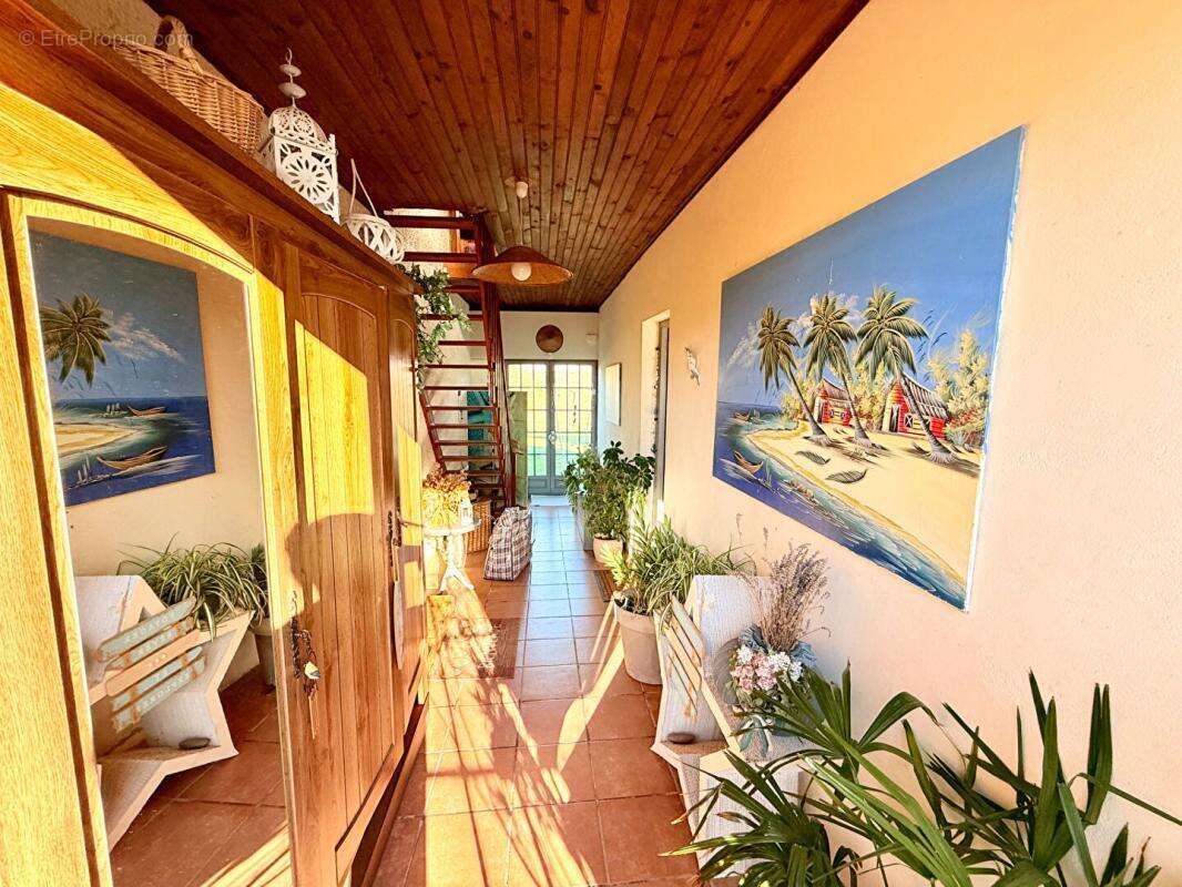 Maison à VILLENEUVE-SUR-YONNE