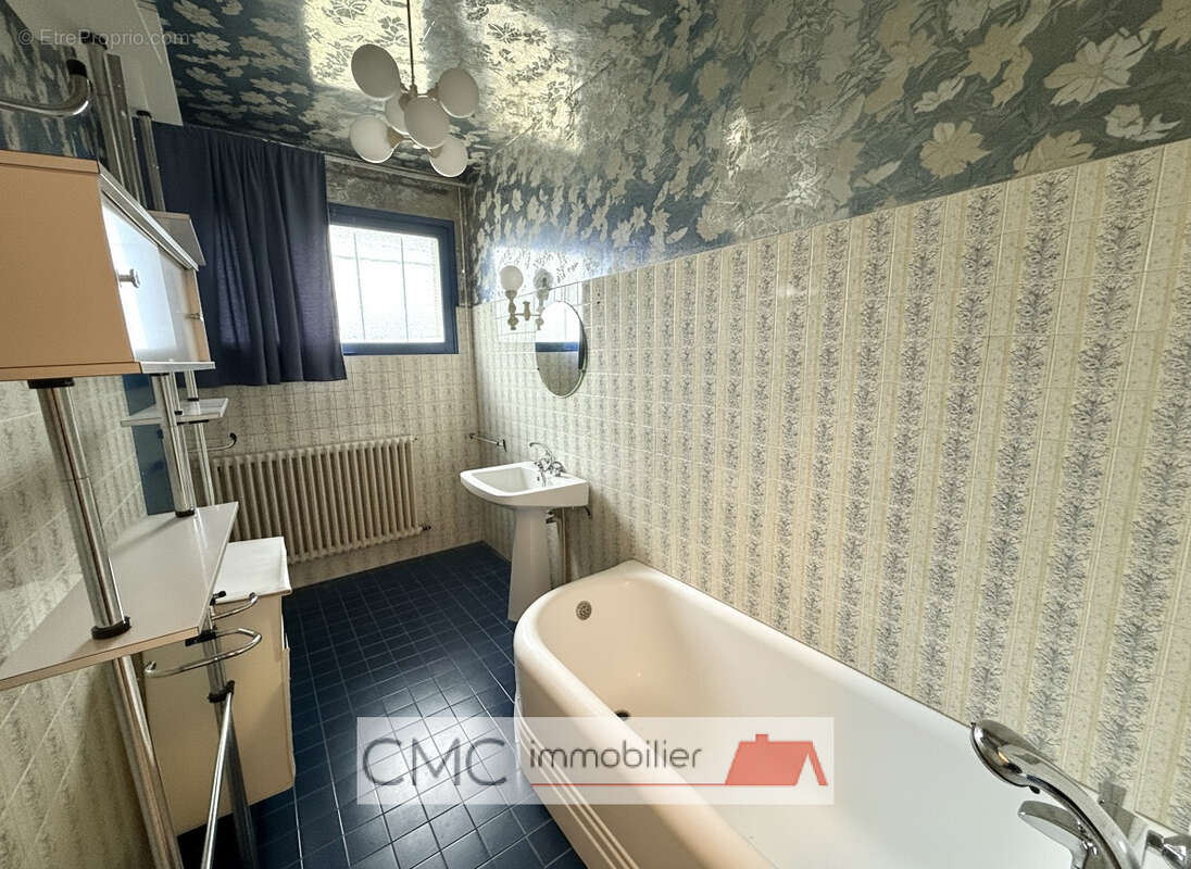 Maison 140 m² à Luisant  - photo 11