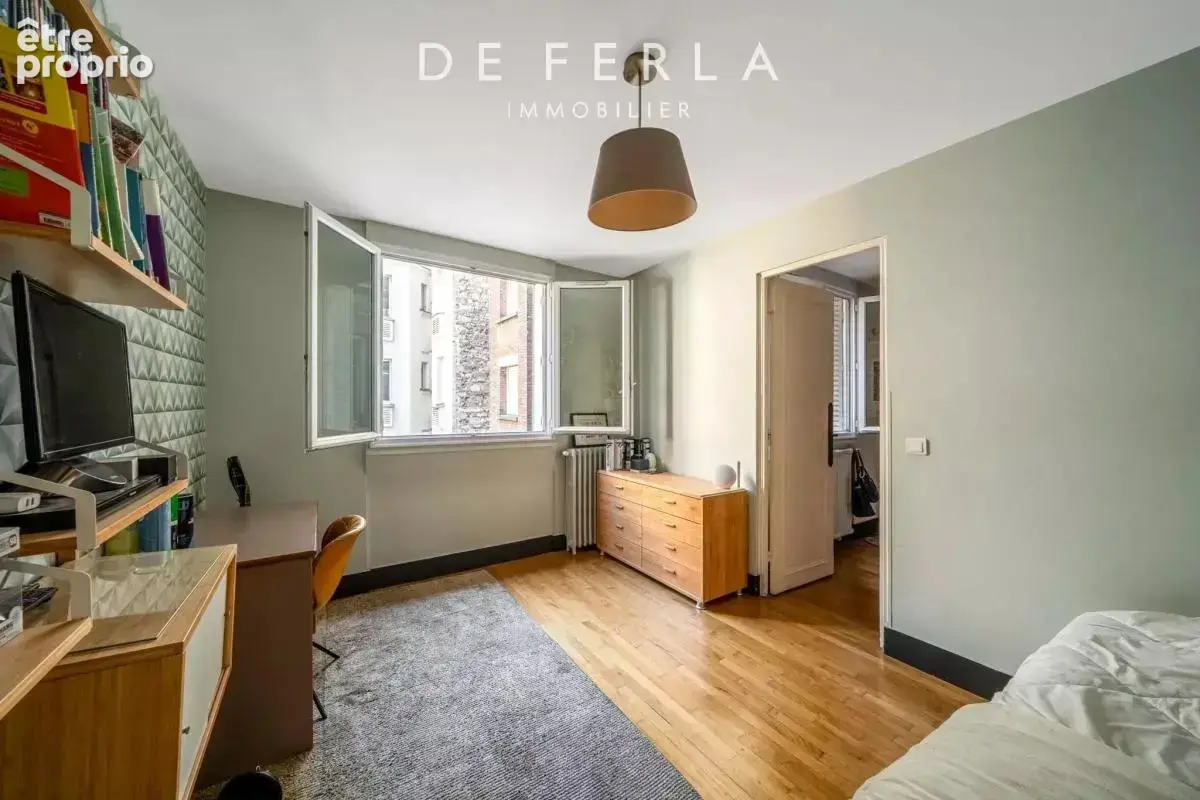 Paris XIVeme – Quartier Mairie:  Appartement familial avec quatre chambres : - photo 15