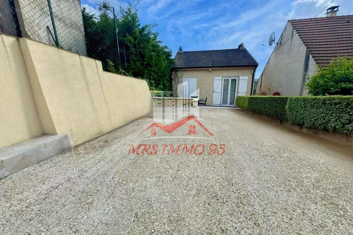 Maison à CHAUMONTEL