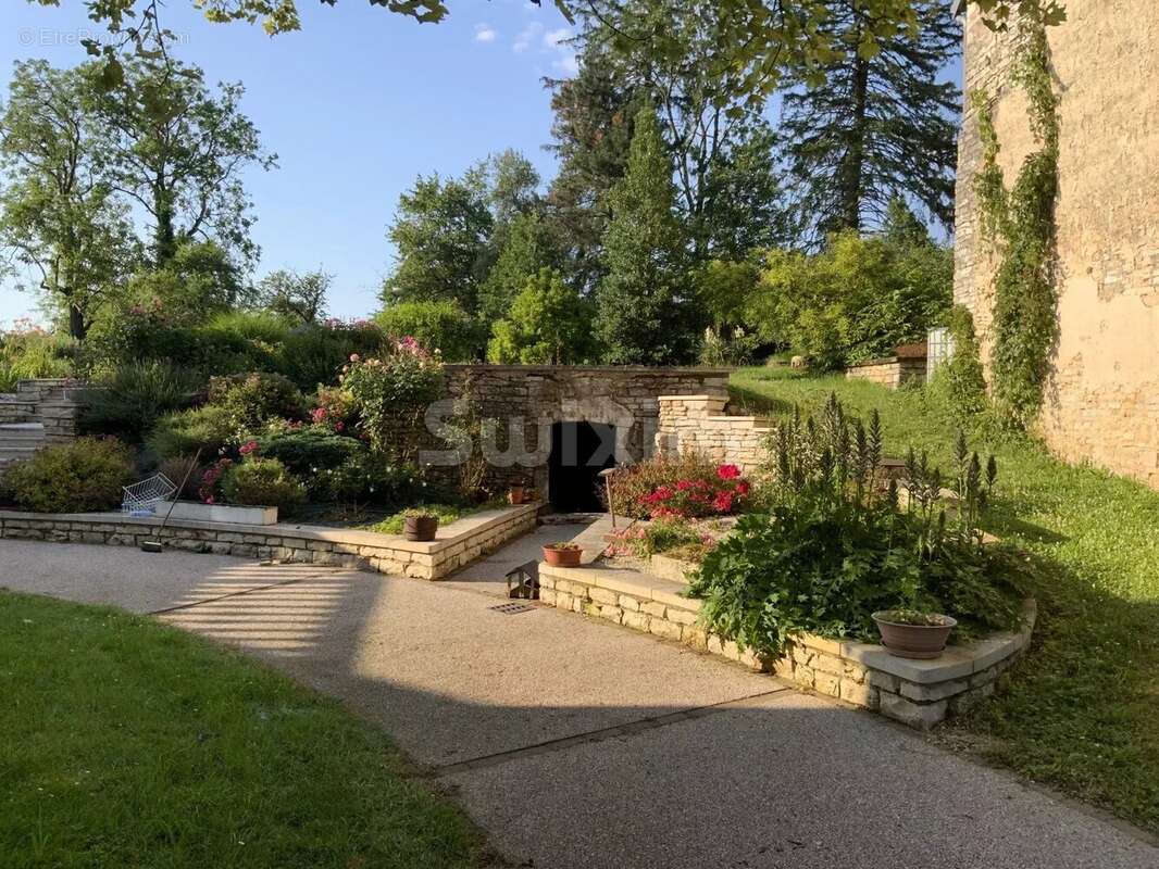 Maison à MONTIGNY-MORNAY-VILLENEUVE-SUR-VINGEANNE