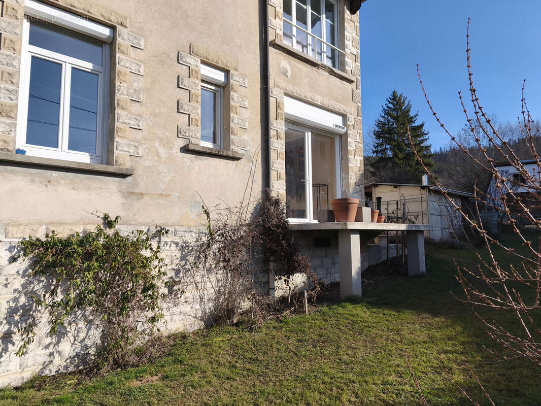 Maison à THEZILLIEU