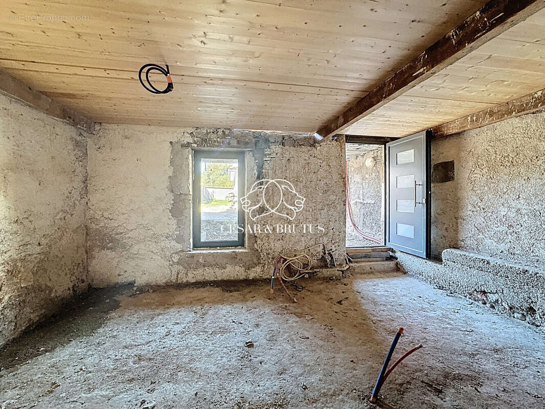 Maison à SAINT-VERAND