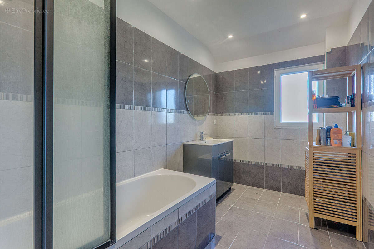 Maison à FONTENAY-LE-FLEURY