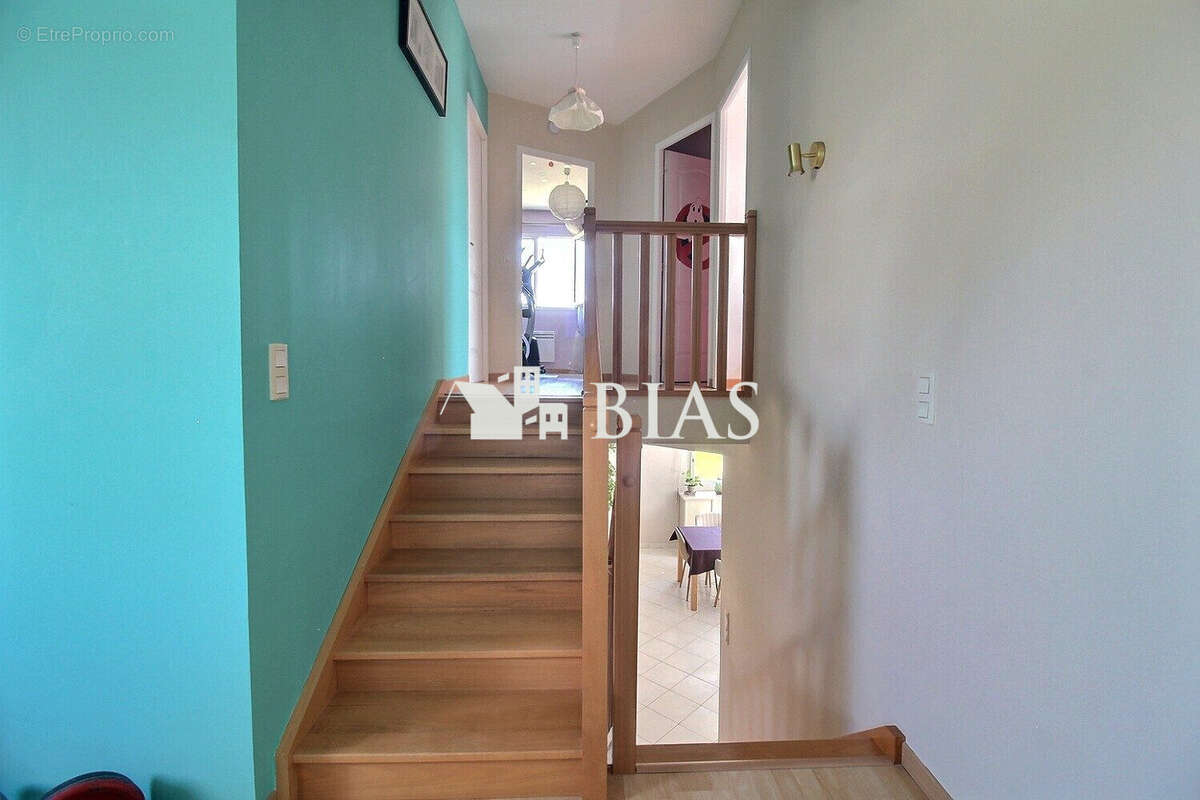 Maison à SAINT-OUEN-DE-THOUBERVILLE