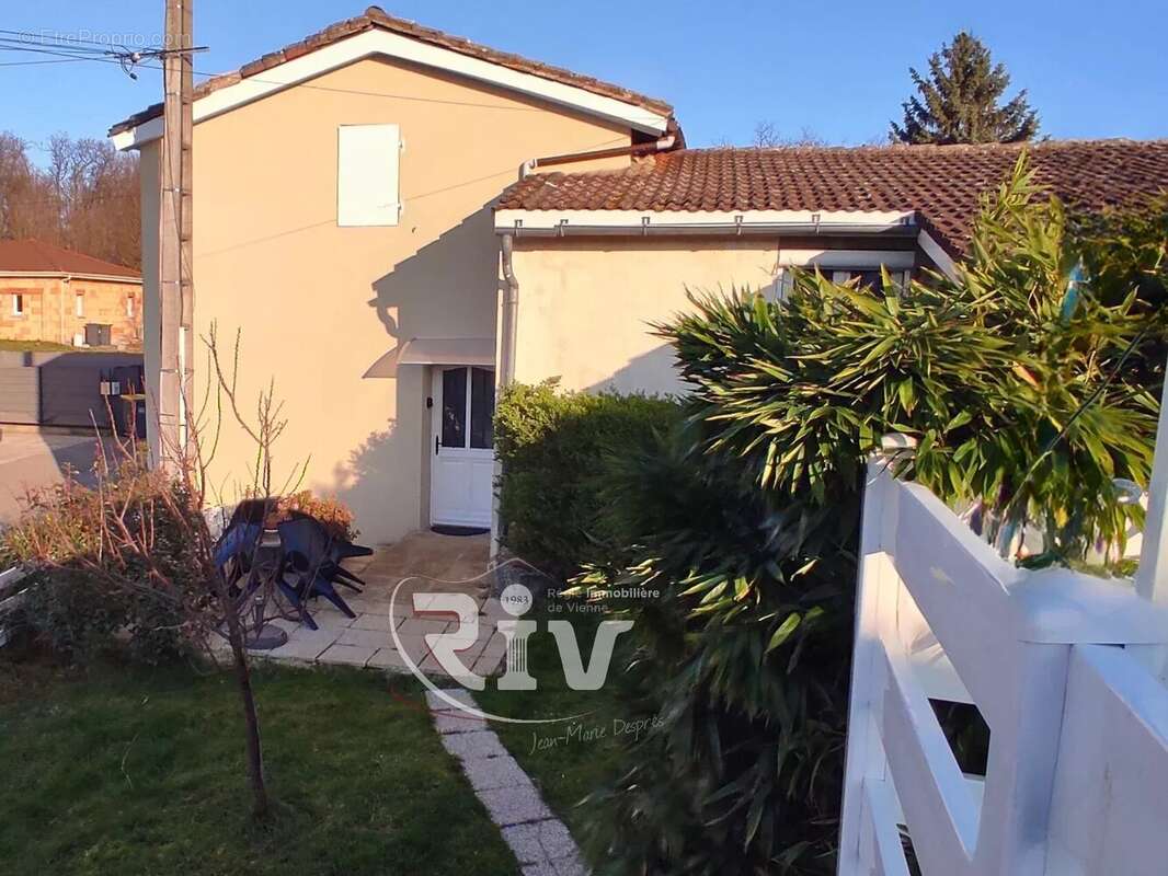 Maison à SAINT-MAURICE-L'EXIL