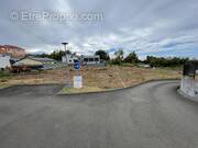 Terrain à SAINT-PIERRE