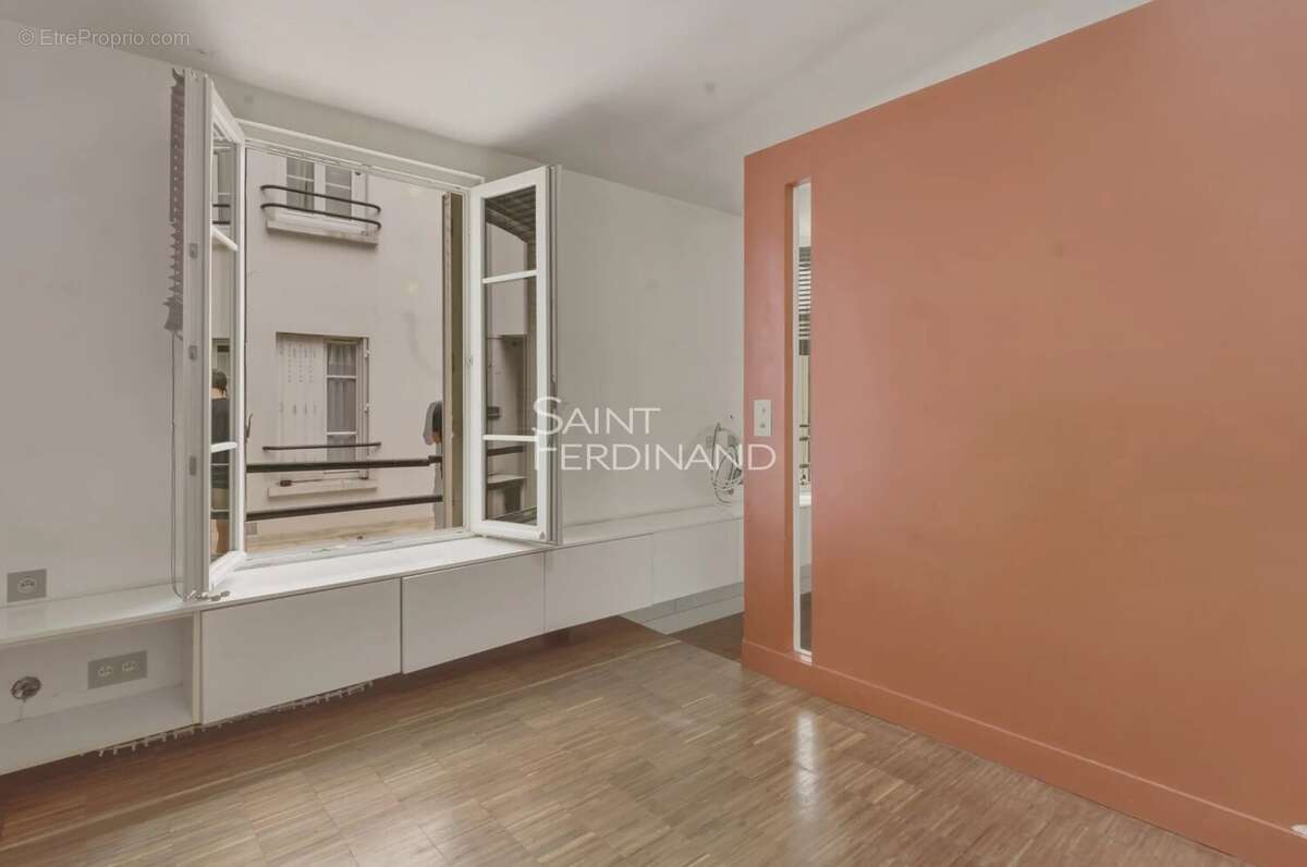 EXCLUSIVITE. Paris 17ème Batignolles. Truffaut. Idéal premier achat ou investissement locatif. 2 pièces 1 chambre. - photo 5