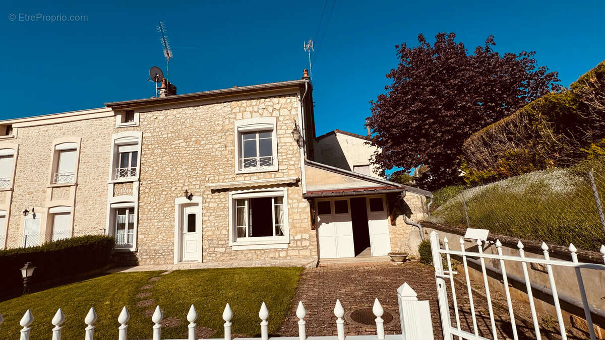 Maison à EPINEUIL