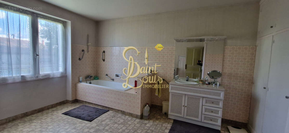 Maison à CHAVEIGNES