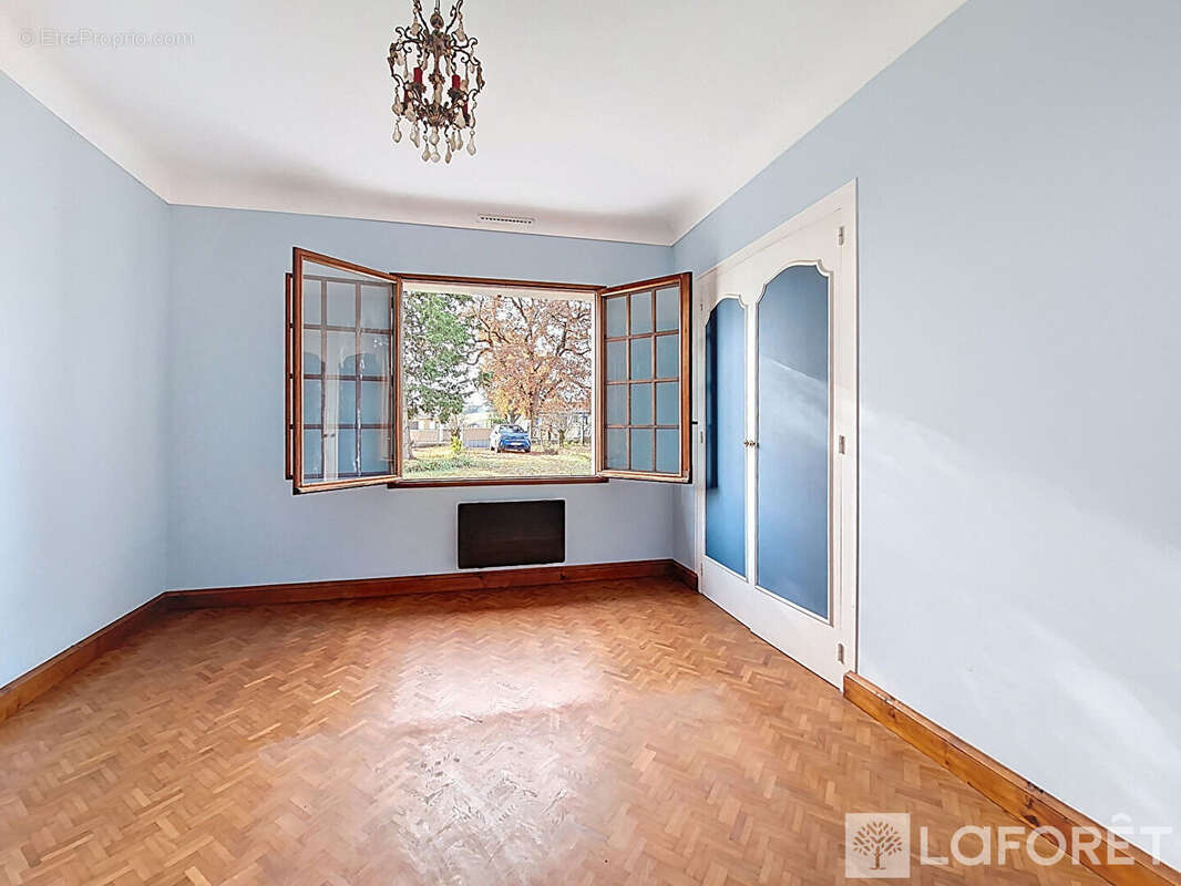 Maison à CUBZAC-LES-PONTS