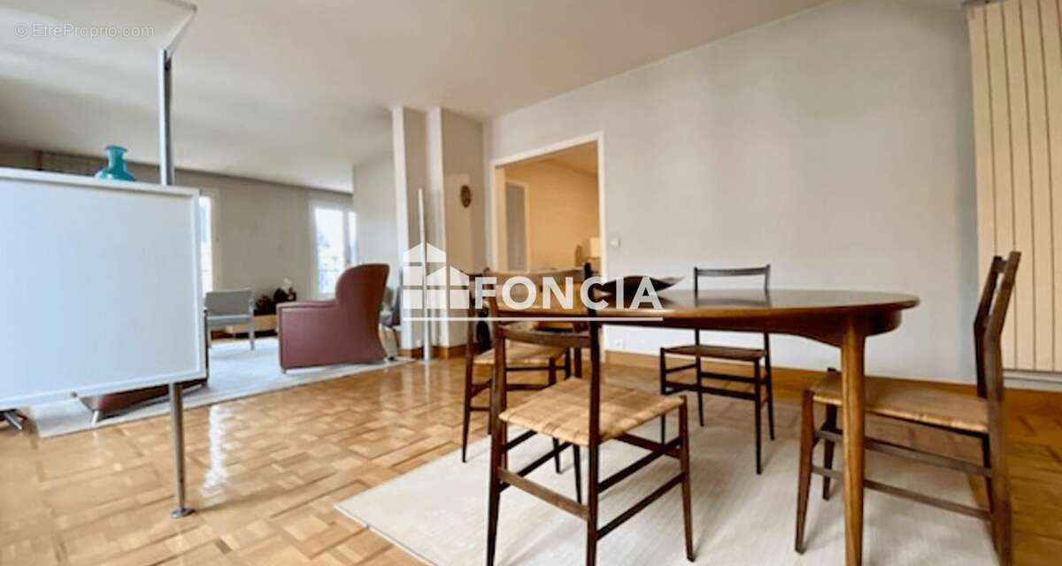 Appartement à VERSAILLES