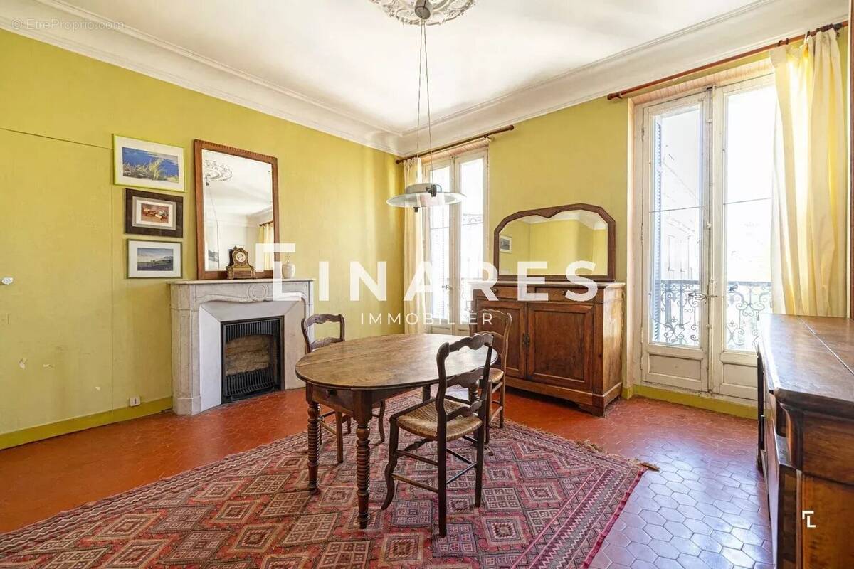 Appartement à MARSEILLE-1E