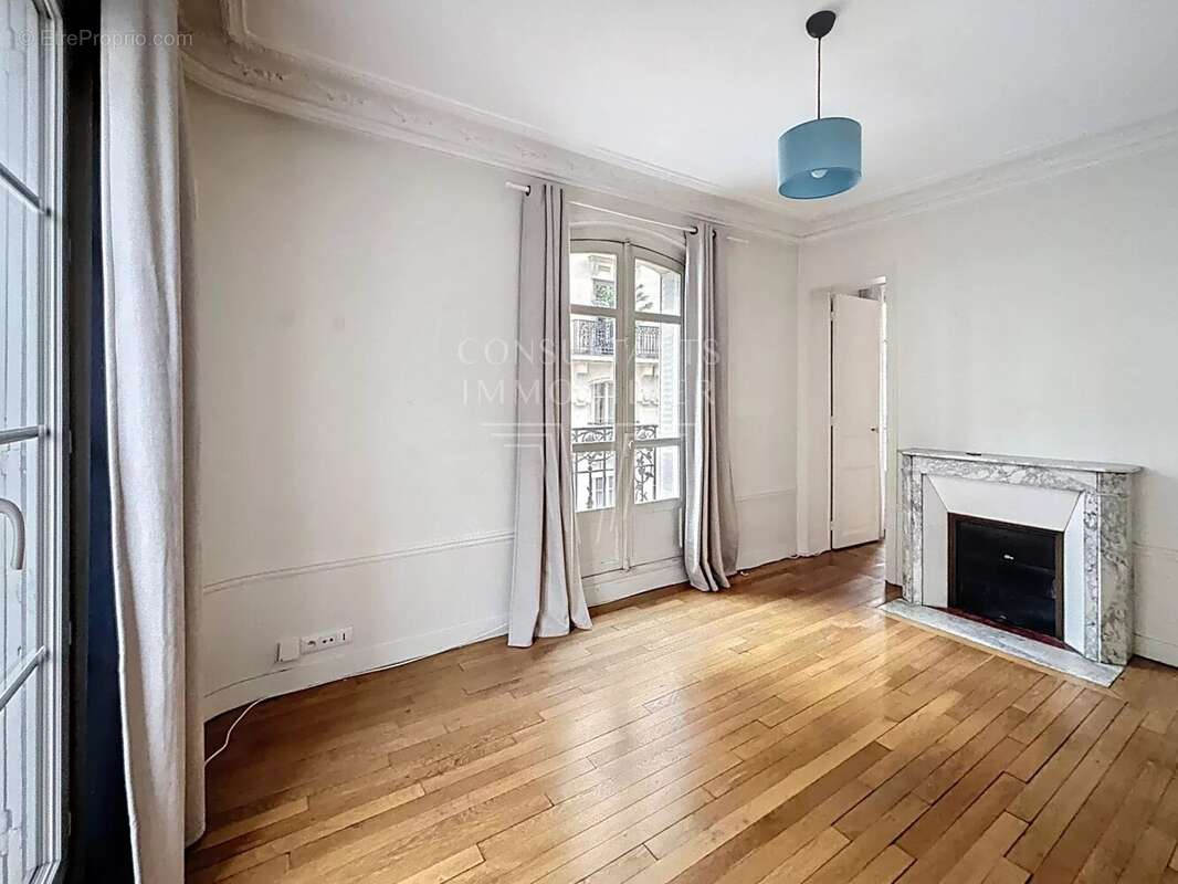 Appartement à NEUILLY-SUR-SEINE