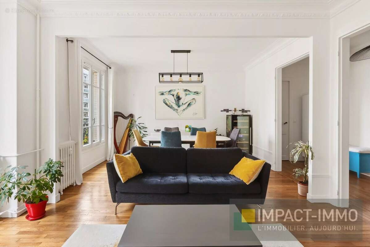 Appartement à COURBEVOIE