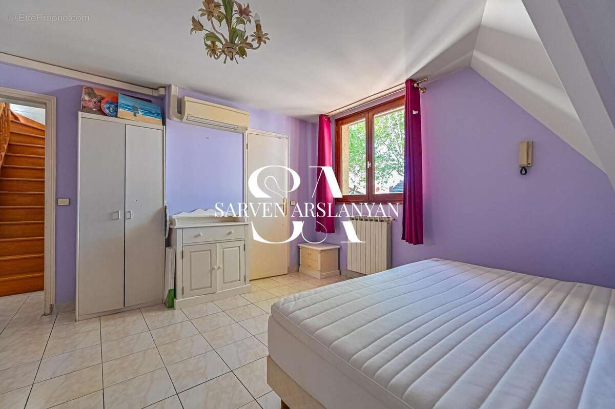 Maison 237 m² à Alfortville  - photo 9
