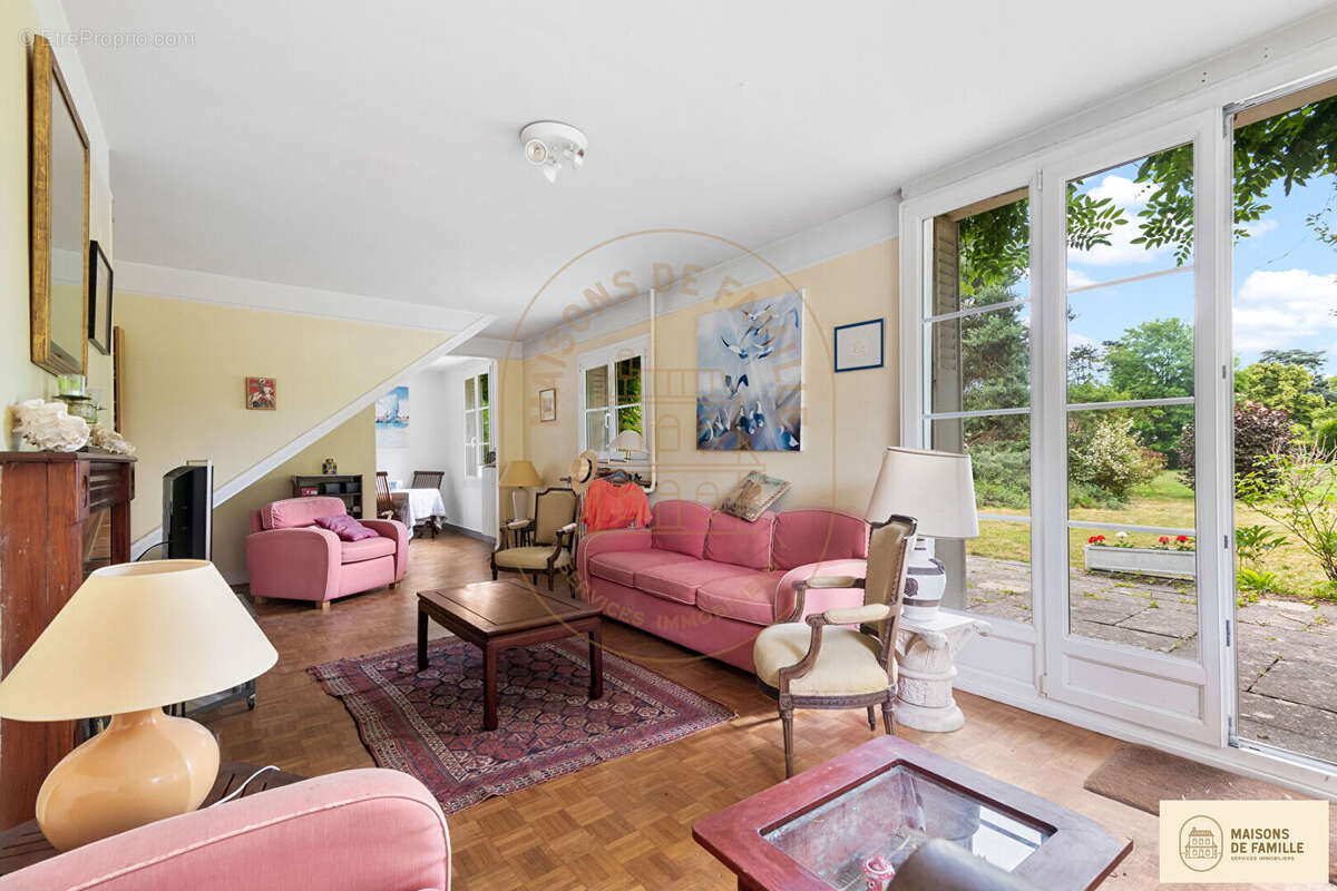 Maison à LA CELLE-SAINT-CLOUD