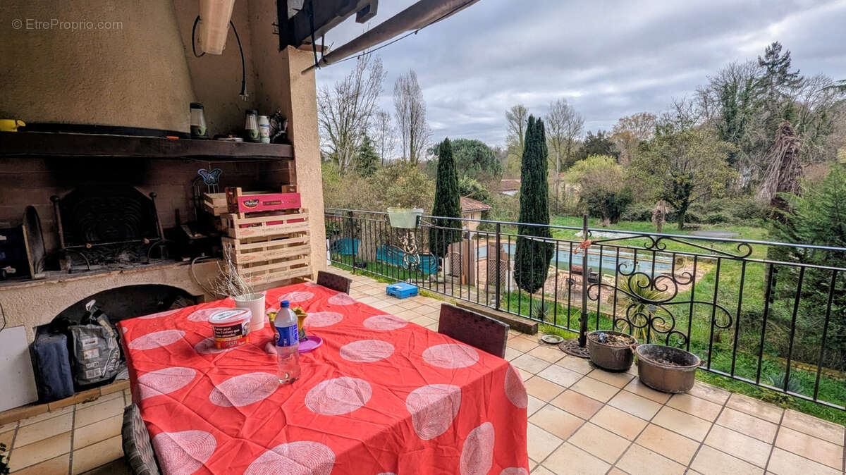 Maison à LE TOURNE