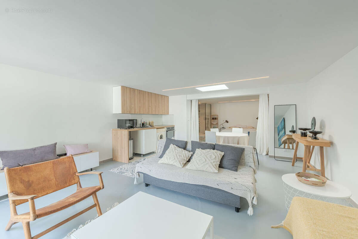 Rare, villa atypique contemporaine, piscine et tennis, à St Raphael Valescure - photo 15