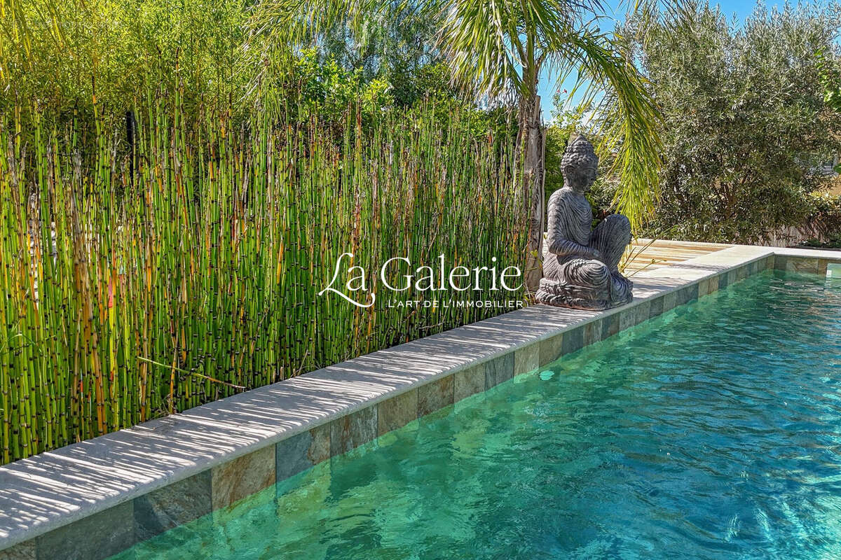 Maison à SAINT-CYR-SUR-MER