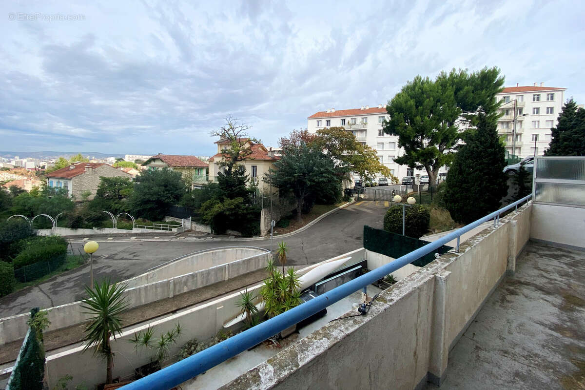 Appartement à MARSEILLE-4E