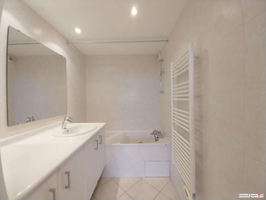 Appartement à MEYLAN