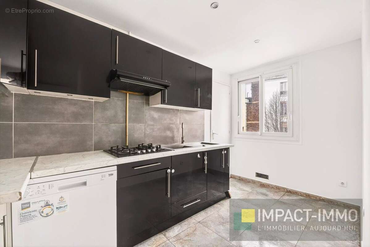 Appartement à COURBEVOIE