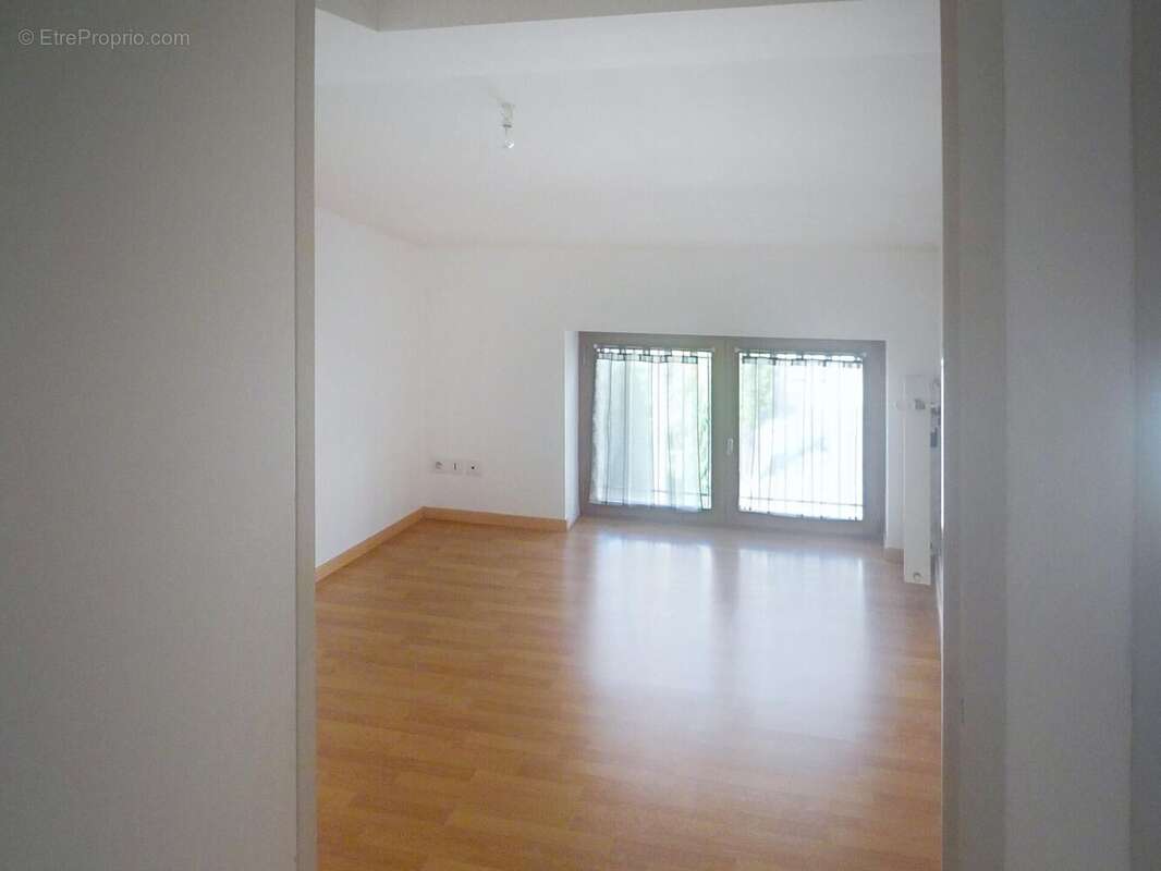 Appartement 64 m² à Saint-Etienne  - photo 3