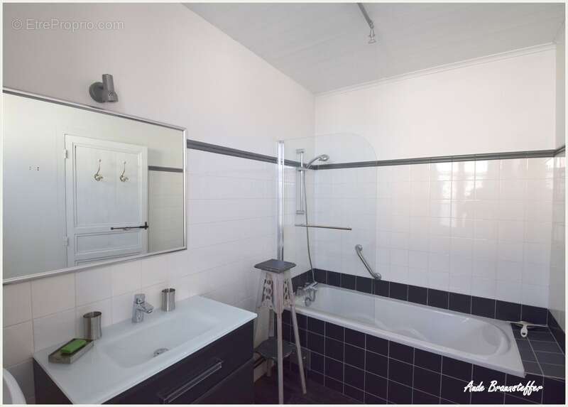 Maison à vendre 5 pièces SAINT CLEMENT DES BALEINES (17), 3 chambres, belle réception - photo 12