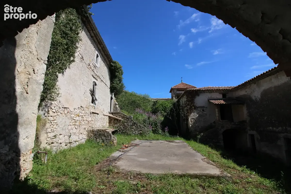 Mas de 2500 m2 sur 26 hectares. - photo 70