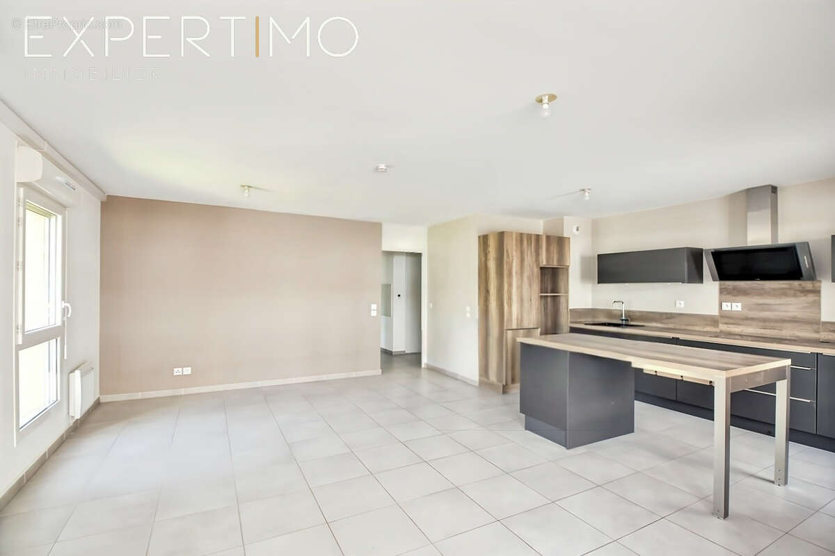 Appartement à ROUSSET