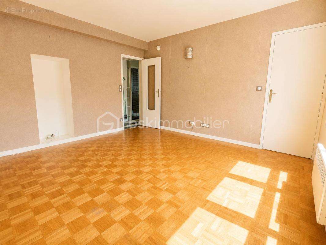 F2 lumineux 45m² avec cave - Idéal premier achat ou investissement - Drancy - photo 5