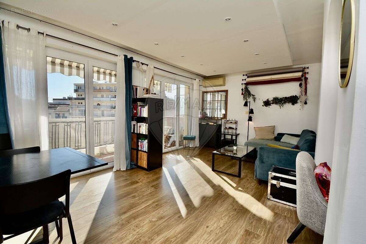 Appartement à CANNES