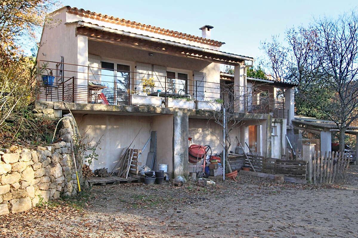 Maison à ENTRECASTEAUX