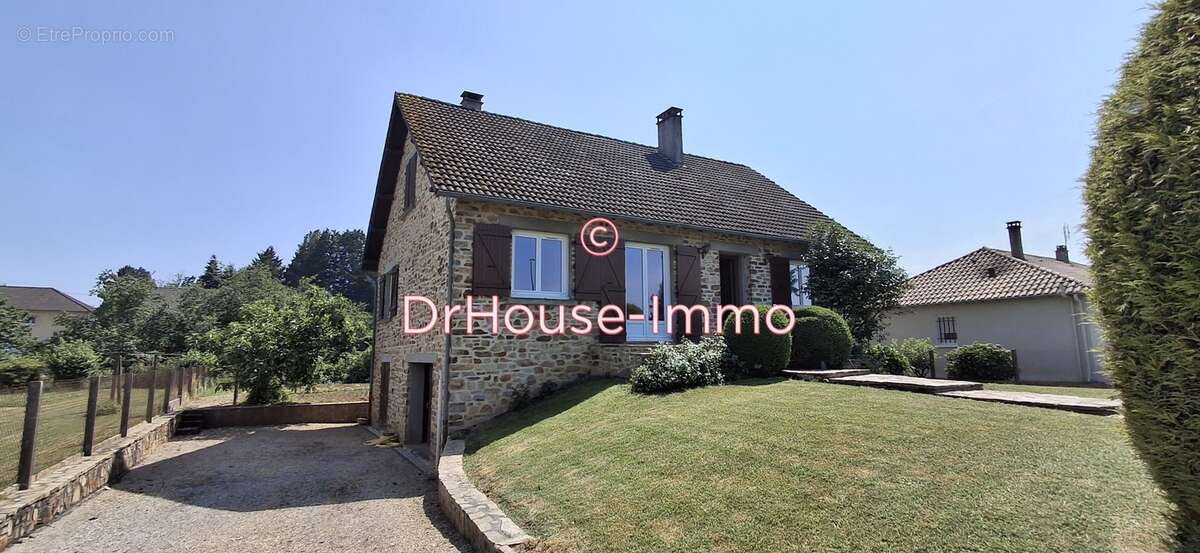 Maison à LANOUAILLE